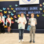 Uczniowie klas VII, którzuy otrzymali specjalną nagrodę Dyrektora