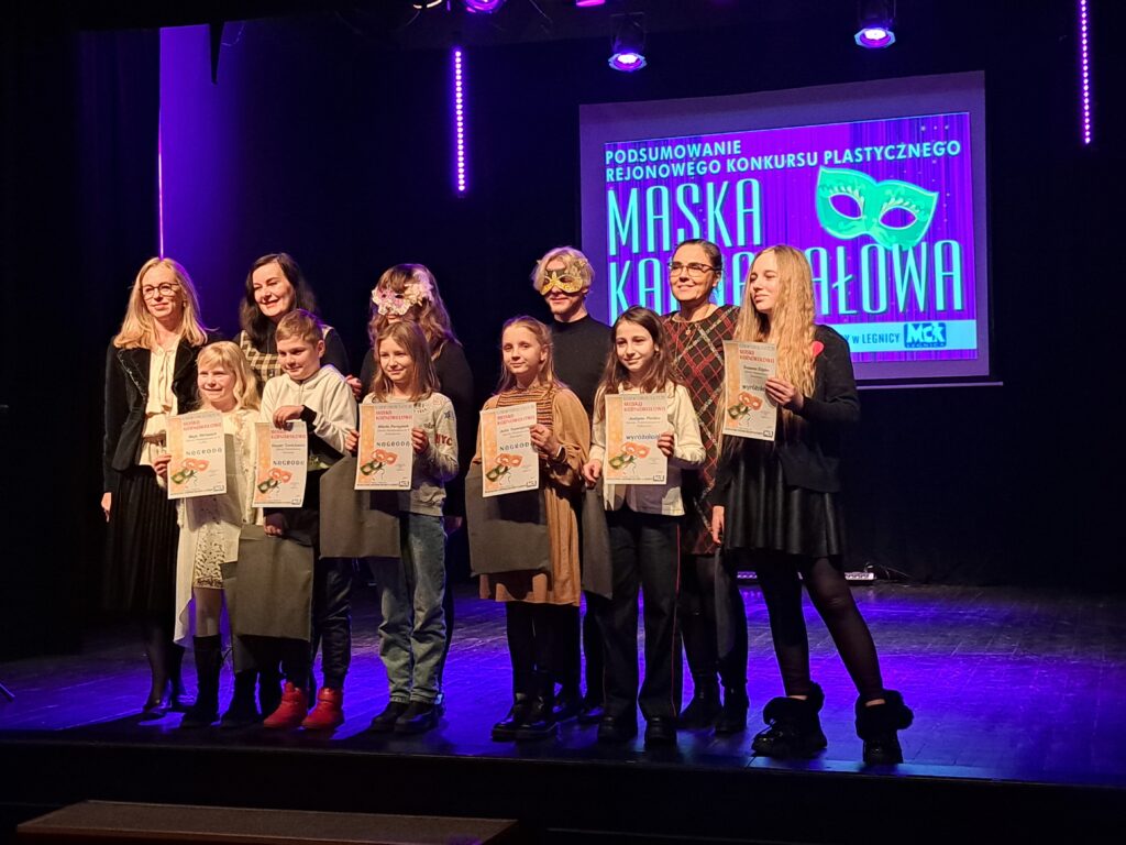 Uczniowie nagrodzeni w konkursie "Maska Karnawałowa".