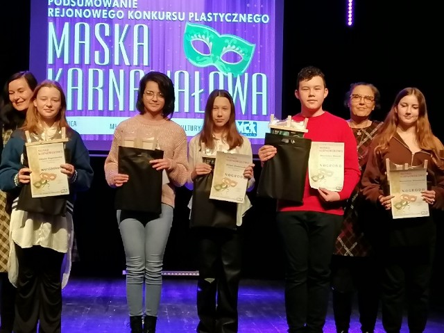Uczniowie nagrodzeni w konkursie "Maska Karnawałowa".