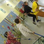 Dzieci grają w hokeja