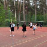 Zajęciea sportowe - gra w piłkę siatkową