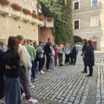 Uczniowie na lekcji muzealnej