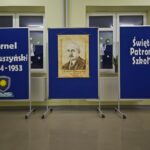 Tablice z Hasłem i portretem Kornela Makuszyńskiego